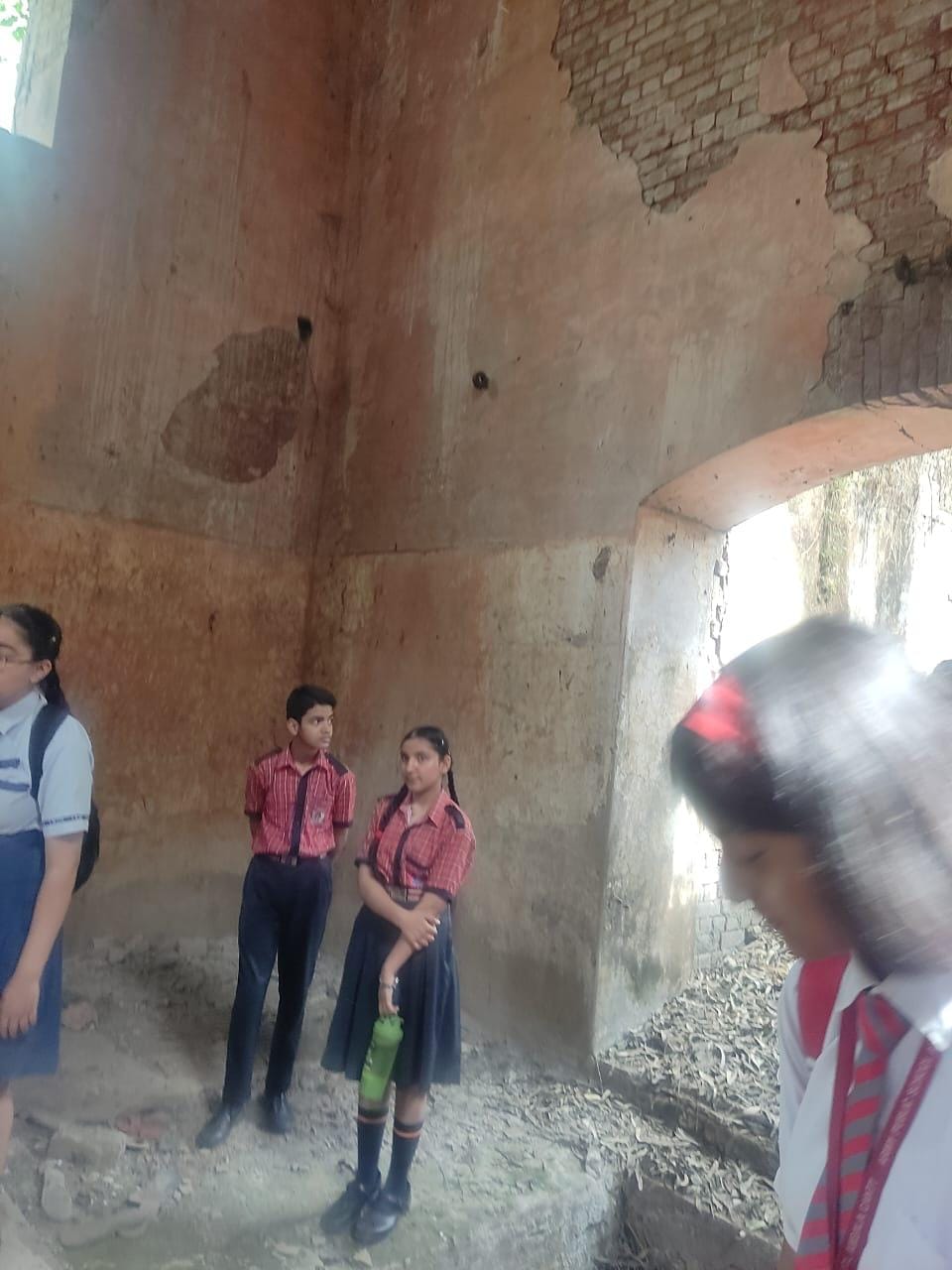 On 18th April 2024 A quiz Competition was organized for classes 6th to 10th on World Heritage Day.